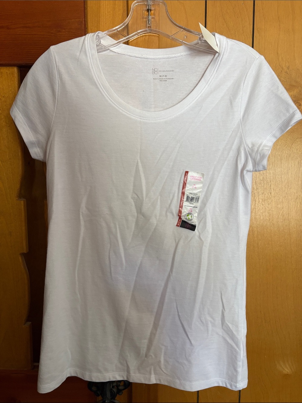 NWT Classic White Scoop Neck Tshirt